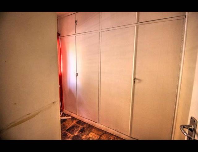 4 BEDROOM HOUSE FOR SALE IN KEMPTON PARK EXT 04